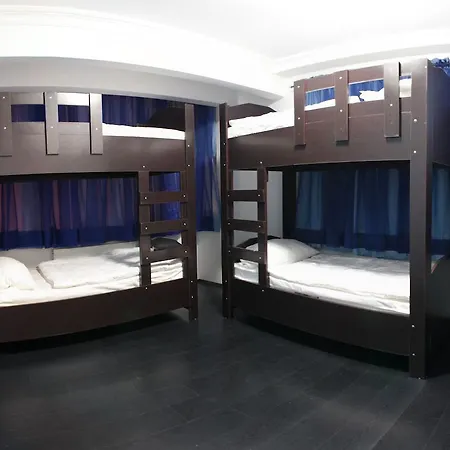 Rengarenk & Auberge de jeunesse Istambul