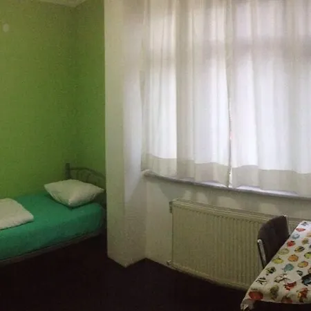 Auberge de jeunesse Rengarenk & *